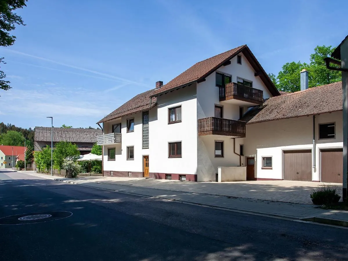 Zwick Apartments Kammerstein 0*,